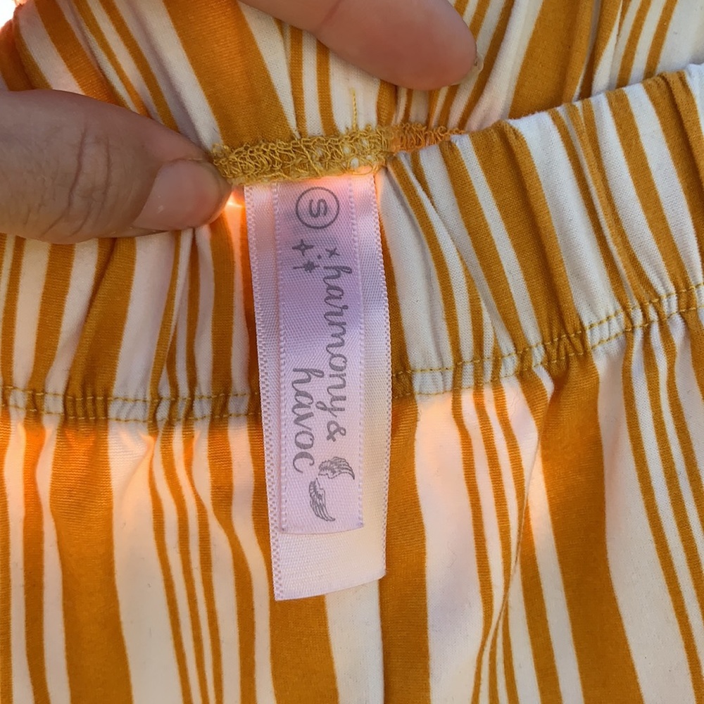 Harmony & Havoc Ruffle Shorts - Picture 4 of 5